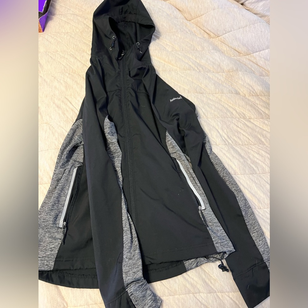 Avalanche windbreaker